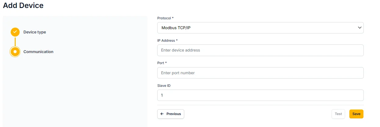 De communicatiestap van de wizard om een toestel toe te voegen, met protocol Modbus TCP/IP en velden voor het IP-adres, de poort en het slave-ID.
