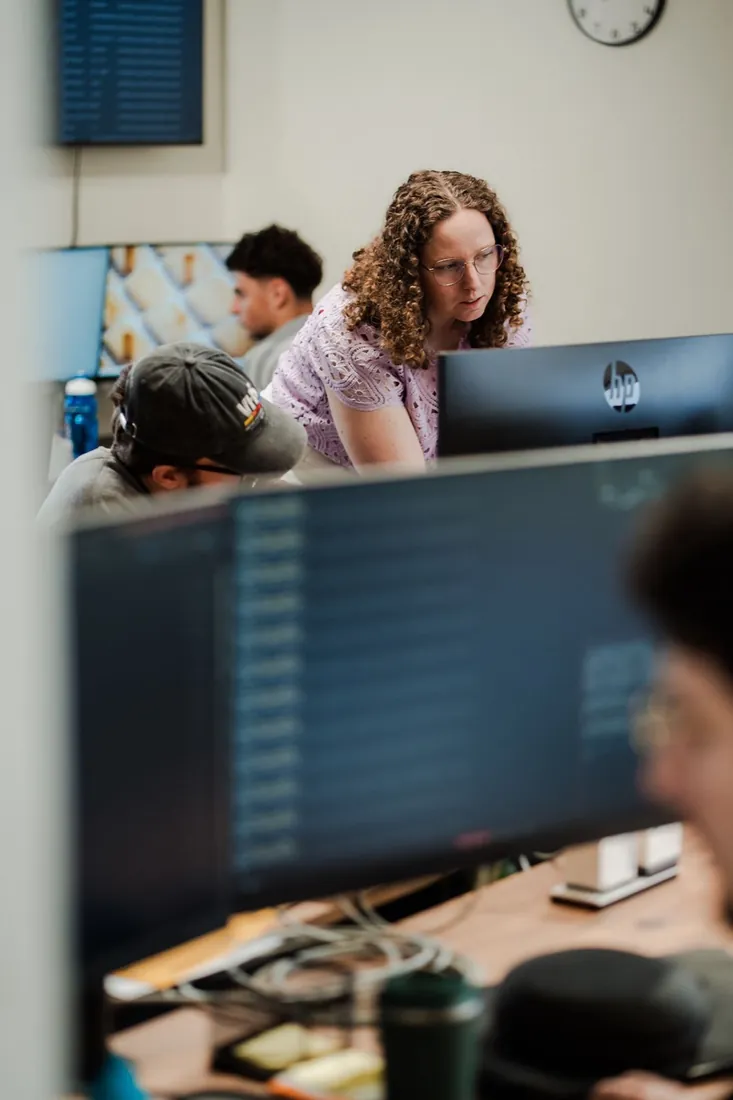 Collega's werken samen bij Voltmasters
